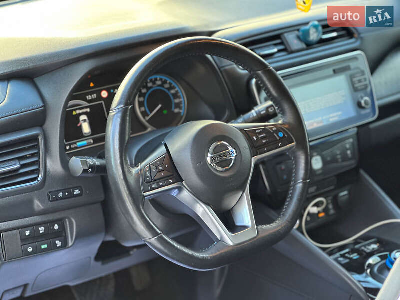 Хетчбек Nissan Leaf 2018 в Одесі