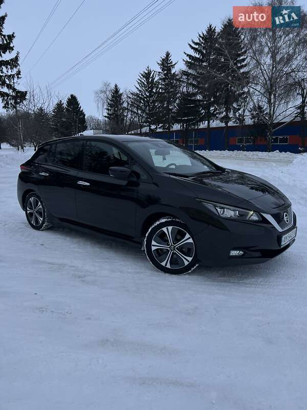 Хэтчбек Nissan Leaf 2021 в Попельне