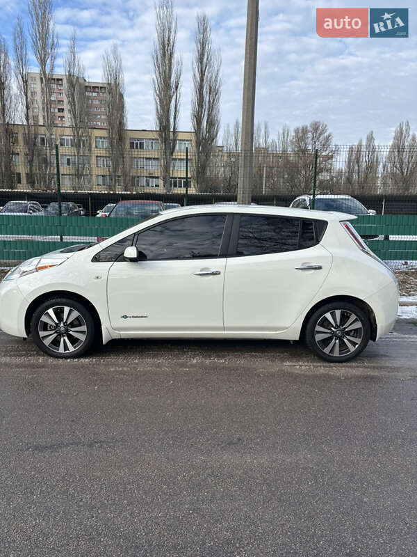 Хетчбек Nissan Leaf 2017 в Дніпрі