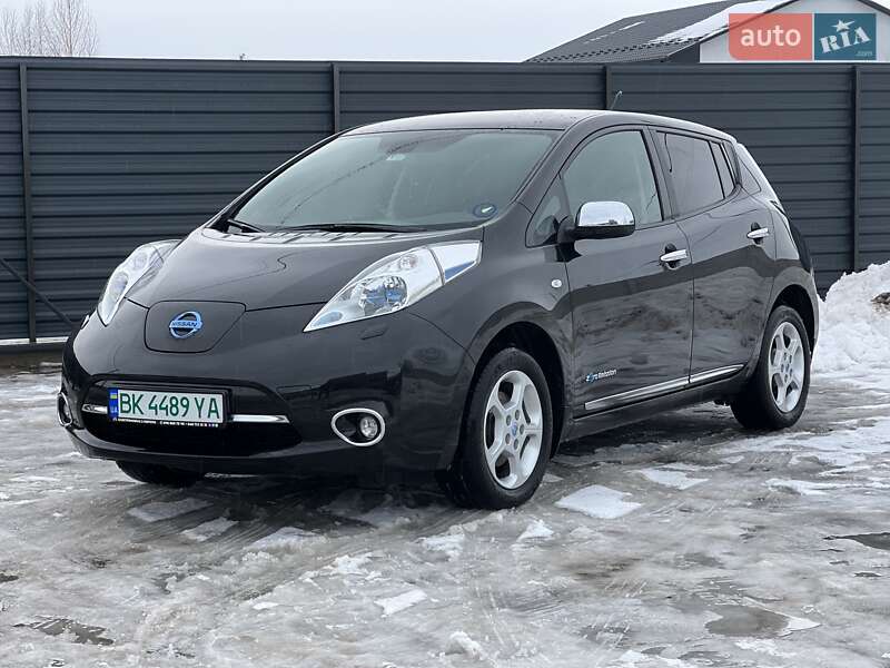 Хэтчбек Nissan Leaf 2013 в Ровно