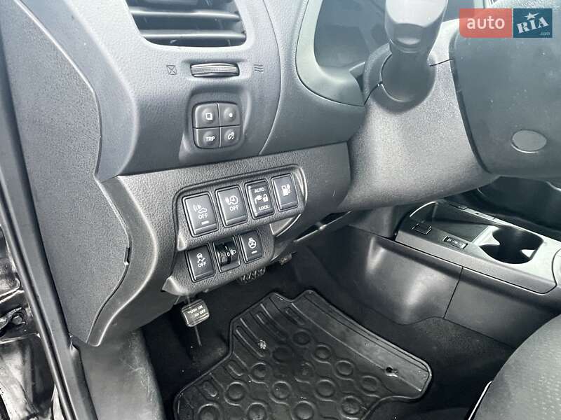Хэтчбек Nissan Leaf 2013 в Ровно