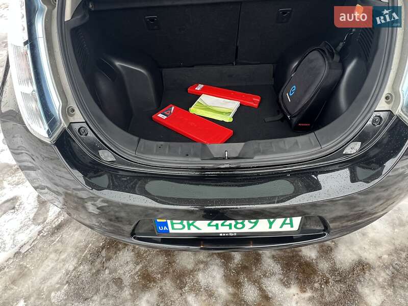 Хэтчбек Nissan Leaf 2013 в Ровно