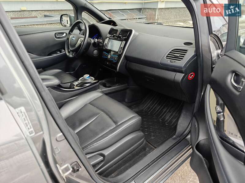 Хэтчбек Nissan Leaf 2013 в Ивано-Франковске