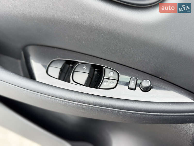 Хетчбек Nissan Leaf 2017 в Рівному