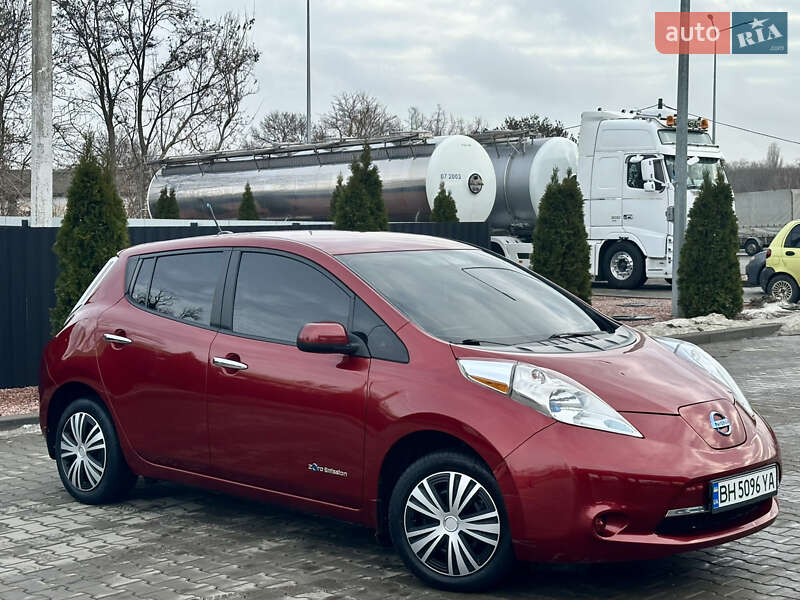 Хэтчбек Nissan Leaf 2013 в Одессе