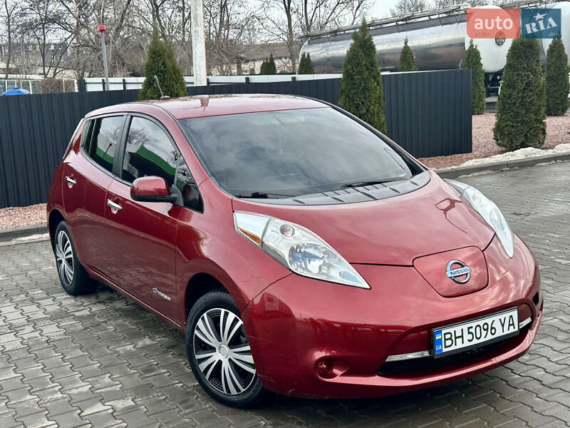 Хэтчбек Nissan Leaf 2013 в Одессе