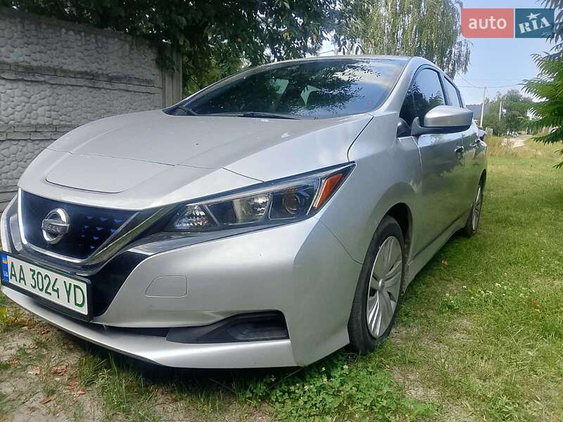 Хэтчбек Nissan Leaf 2022 в Киеве фото 5 Хэтчбек Nissan Leaf 2022 в Киеве