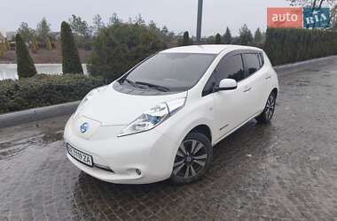 Хетчбек Nissan Leaf 2014 в Дніпрі