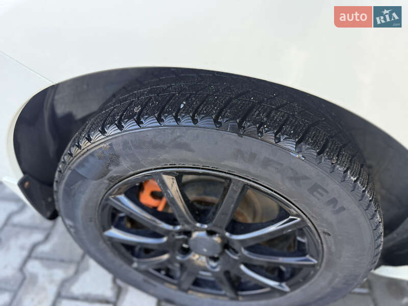 Хэтчбек Nissan Leaf 2012 в Черновцах фото 28 Хэтчбек Nissan Leaf 2012 в Черновцах