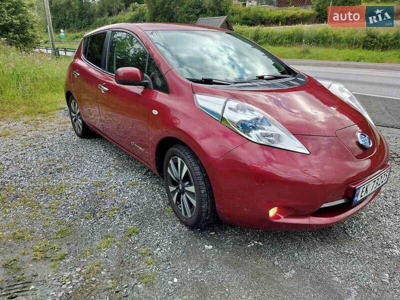 Хэтчбек Nissan Leaf 2017 в Дрогобыче