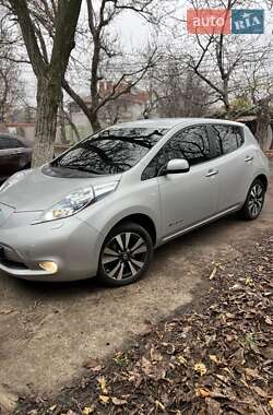 Хэтчбек Nissan Leaf 2012 в Одессе