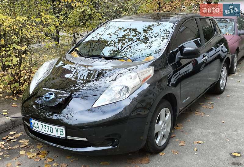 Хэтчбек Nissan Leaf 2016 в Киеве