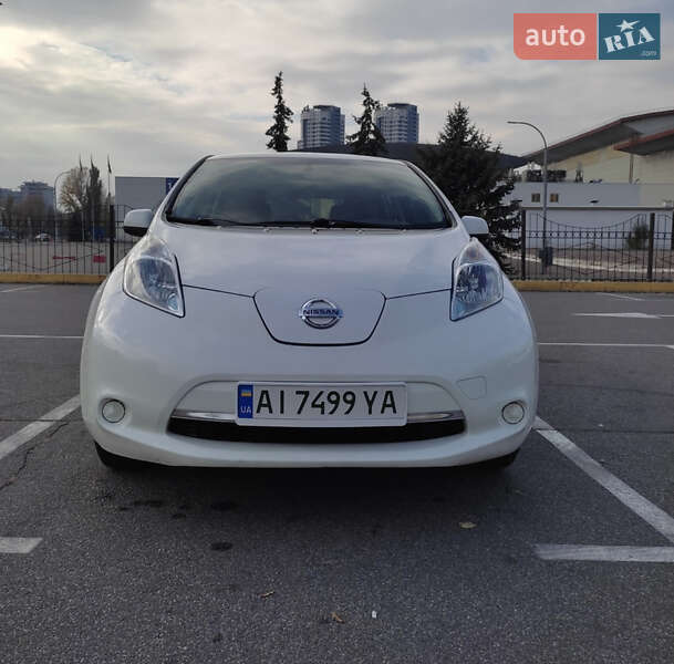 Хэтчбек Nissan Leaf 2017 в Киеве