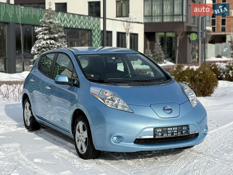 Хэтчбек Nissan Leaf 2014 в Городке