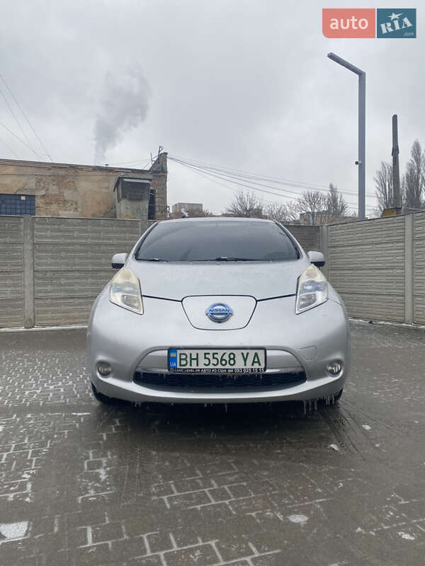 Хэтчбек Nissan Leaf 2013 в Одессе фото 6 Хэтчбек Nissan Leaf 2013 в Одессе