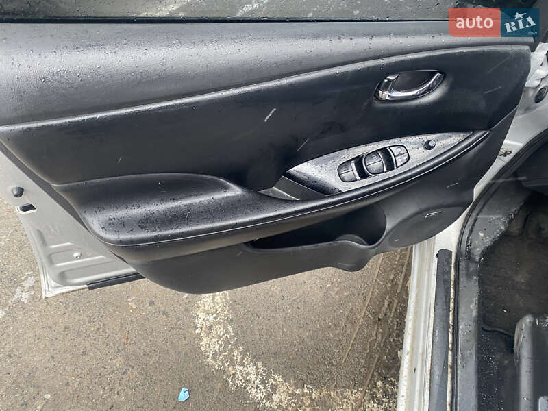 Хэтчбек Nissan Leaf 2013 в Одессе фото 11 Хэтчбек Nissan Leaf 2013 в Одессе