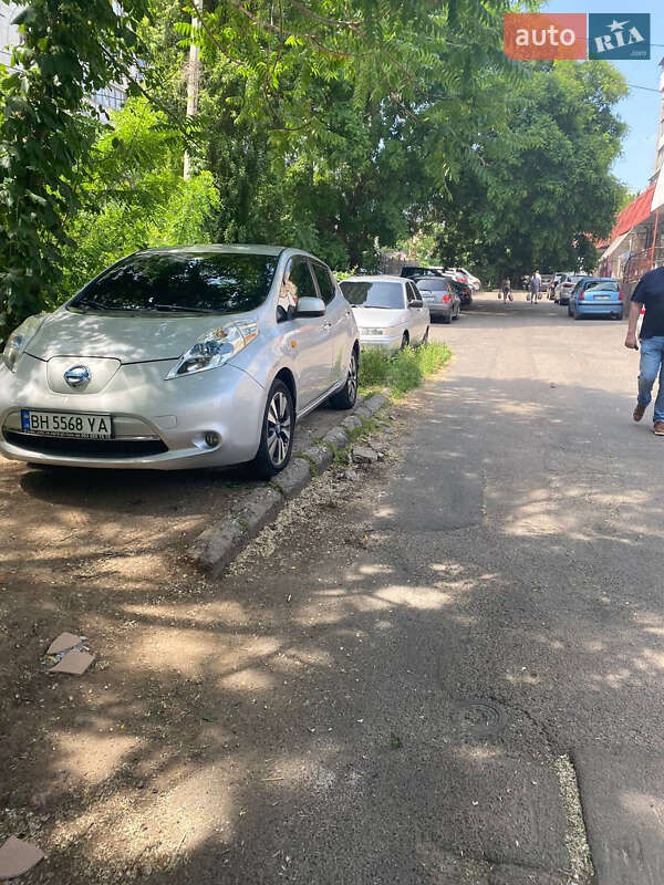 Хэтчбек Nissan Leaf 2013 в Одессе фото 28 Хэтчбек Nissan Leaf 2013 в Одессе