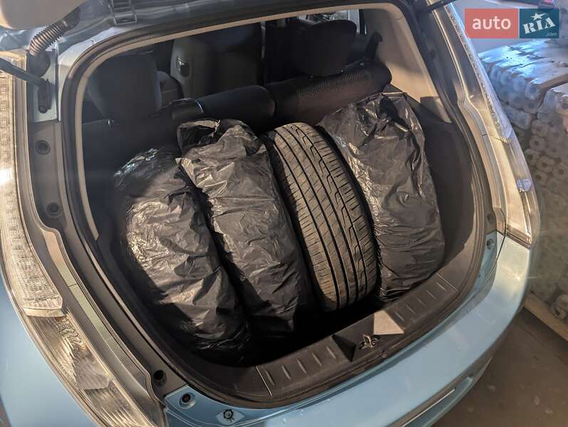 Хэтчбек Nissan Leaf 2015 в Киеве фото 21 Хэтчбек Nissan Leaf 2015 в Киеве