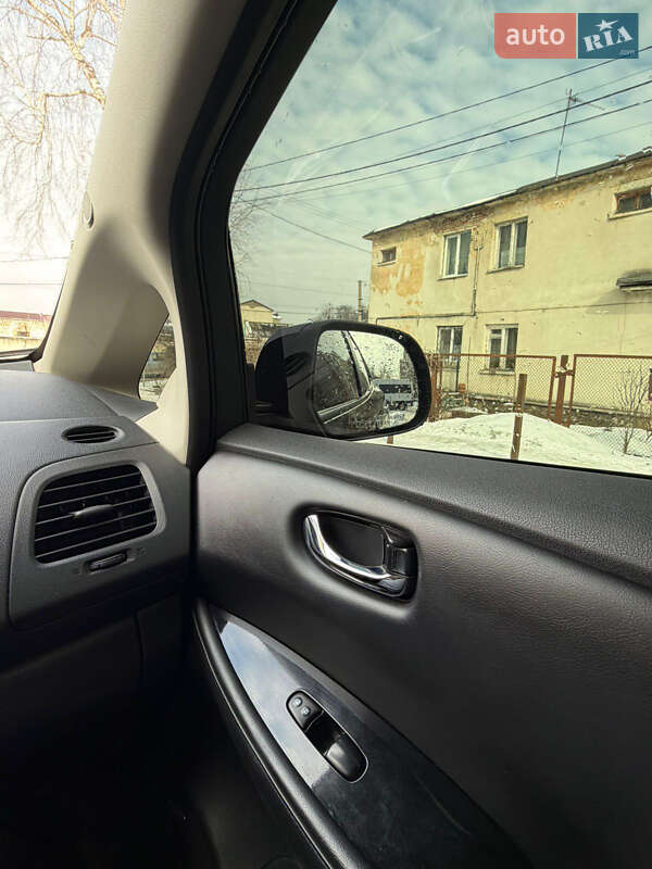 Хэтчбек Nissan Leaf 2014 в Львове фото 36 Хэтчбек Nissan Leaf 2014 в Львове