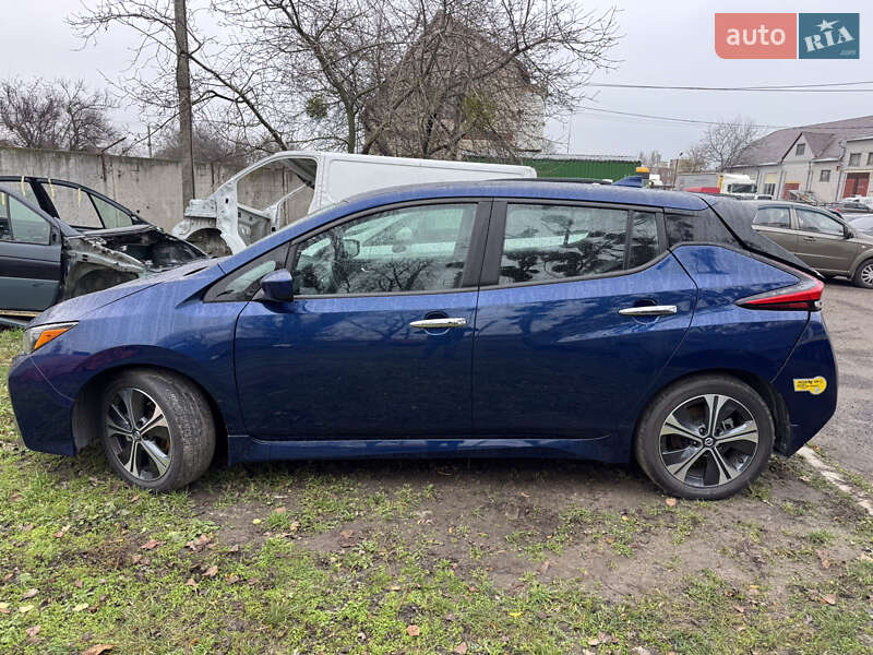 Хэтчбек Nissan Leaf 2022 в Черкассах фото Хэтчбек Nissan Leaf 2022 в Черкассах