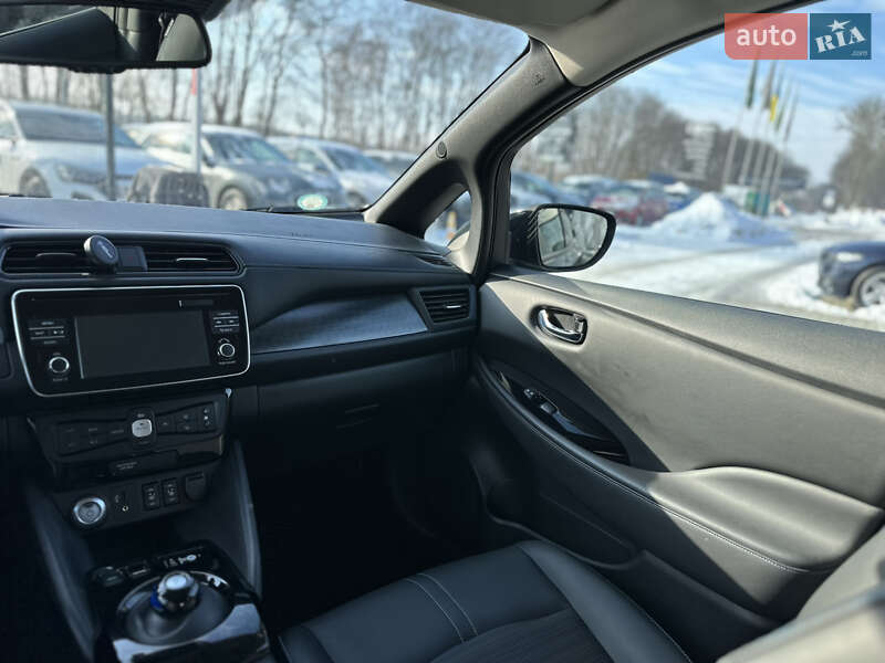 Хэтчбек Nissan Leaf 2018 в Львове