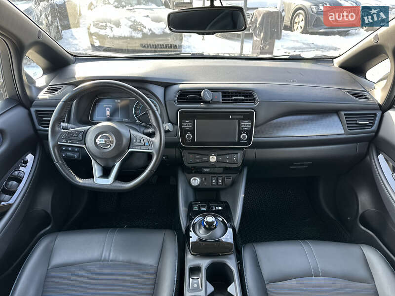 Хэтчбек Nissan Leaf 2018 в Львове