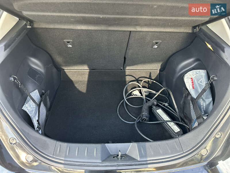 Хэтчбек Nissan Leaf 2018 в Львове