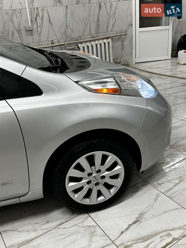 Хэтчбек Nissan Leaf 2014 в Житомире