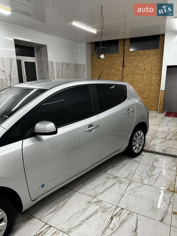 Хэтчбек Nissan Leaf 2014 в Житомире