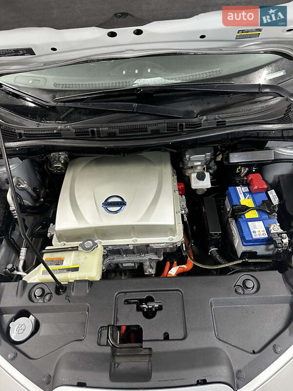 Хэтчбек Nissan Leaf 2014 в Житомире