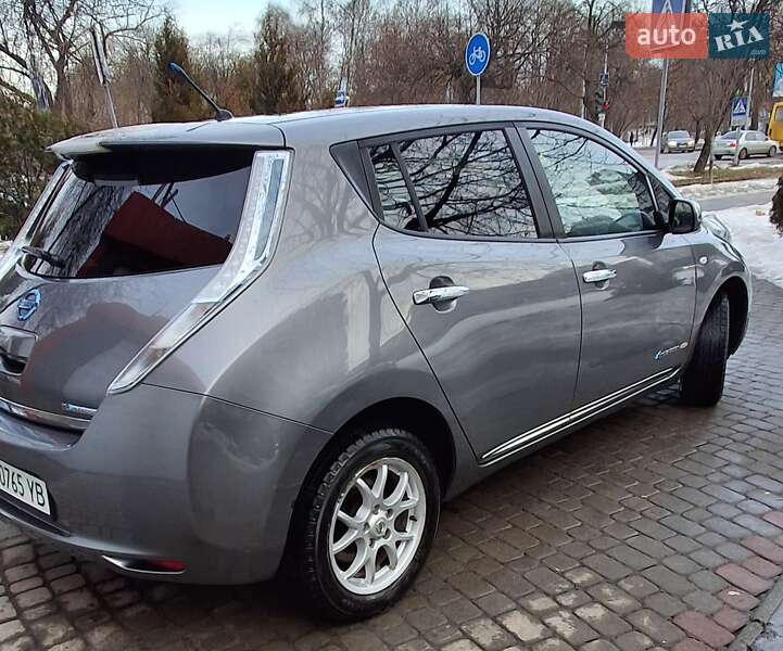 Хэтчбек Nissan Leaf 2014 в Львове