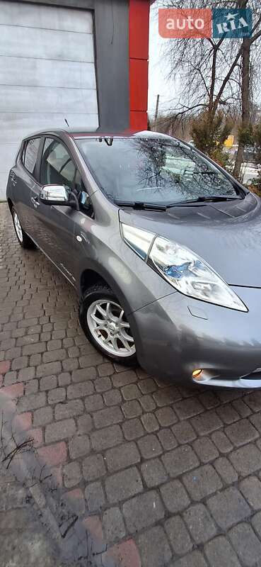 Хэтчбек Nissan Leaf 2014 в Львове
