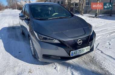 Хэтчбек Nissan Leaf 2023 в Днепре