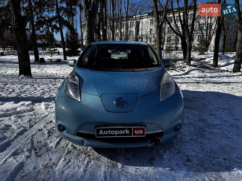 Хетчбек Nissan Leaf 2015 в Києві