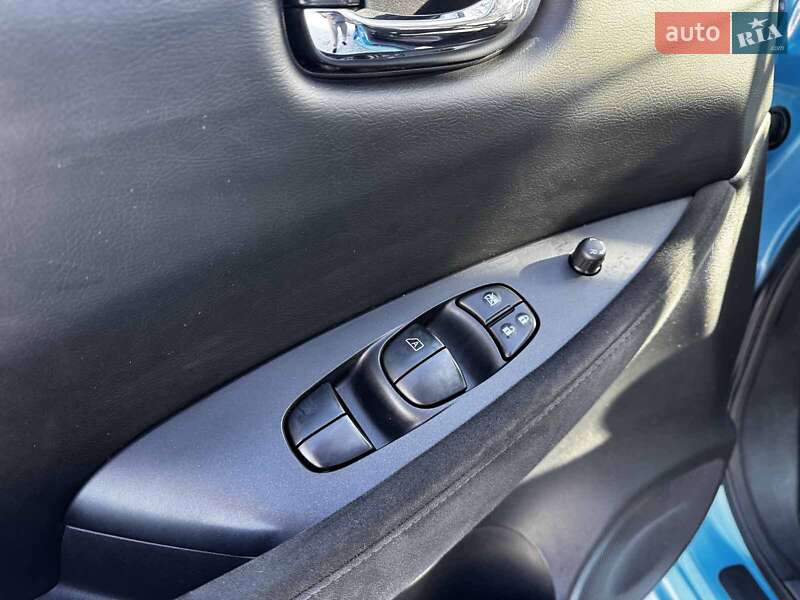 Хетчбек Nissan Leaf 2015 в Києві