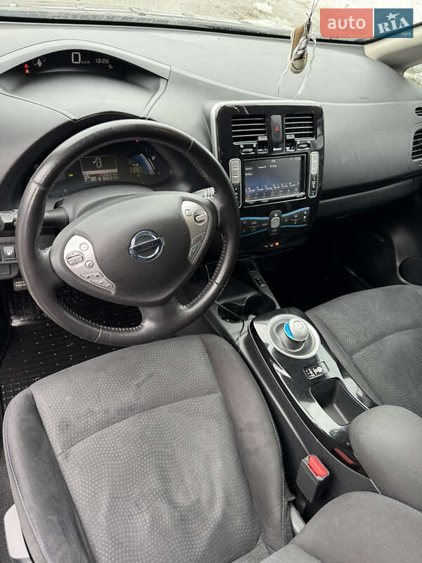 Хэтчбек Nissan Leaf 2016 в Черновцах