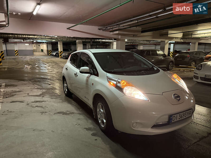 Хетчбек Nissan Leaf 2013 в Києві