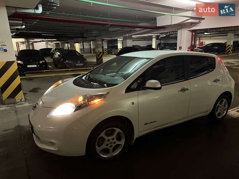 Хетчбек Nissan Leaf 2013 в Києві