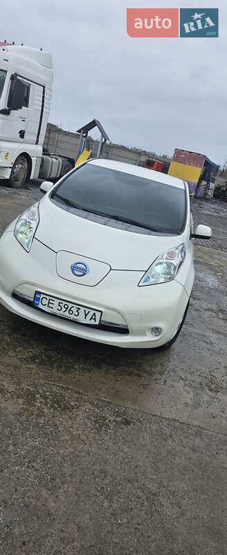 Хетчбек Nissan Leaf 2016 в Чернівцях
