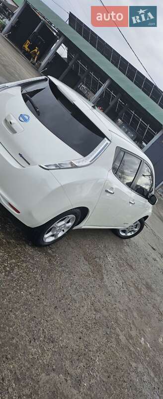 Хетчбек Nissan Leaf 2016 в Чернівцях