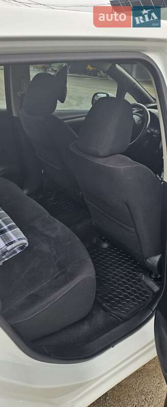 Хетчбек Nissan Leaf 2016 в Чернівцях