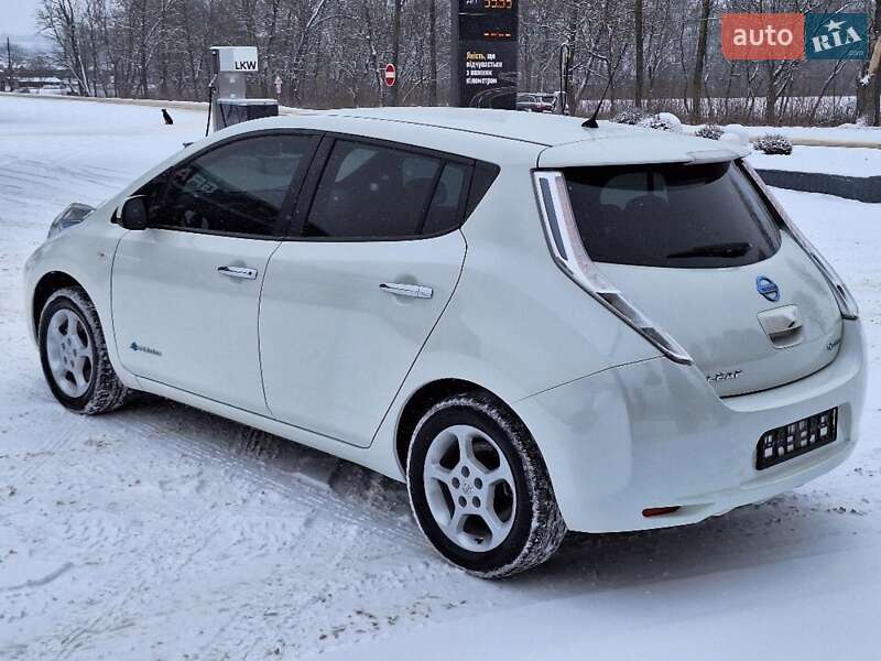 Хетчбек Nissan Leaf 2016 в Чернівцях