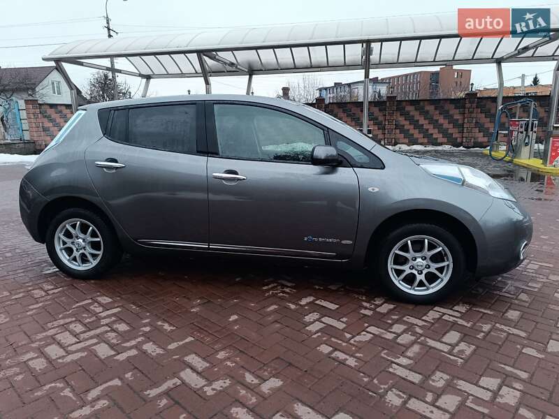 Хэтчбек Nissan Leaf 2014 в Ровно