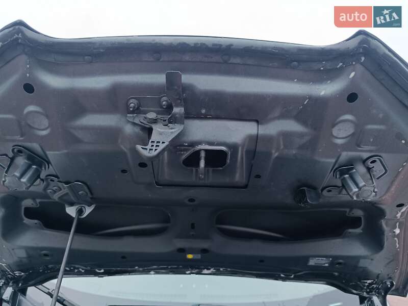 Хэтчбек Nissan Leaf 2014 в Ровно