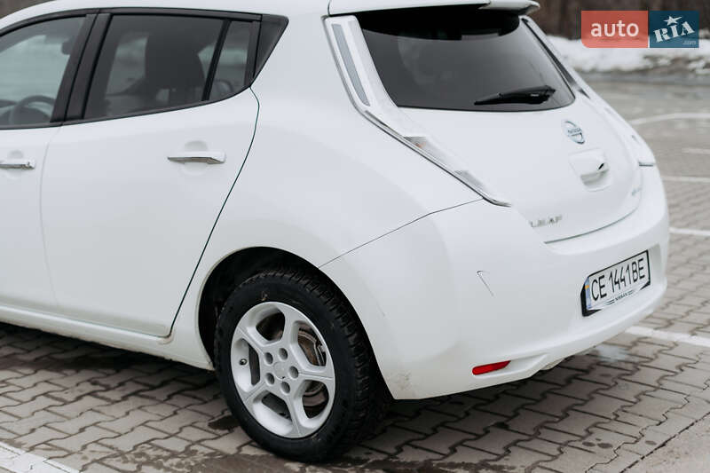 Хэтчбек Nissan Leaf 2015 в Черновцах