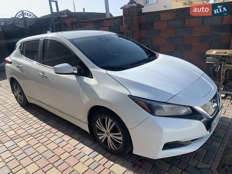 Хэтчбек Nissan Leaf 2022 в Ровно