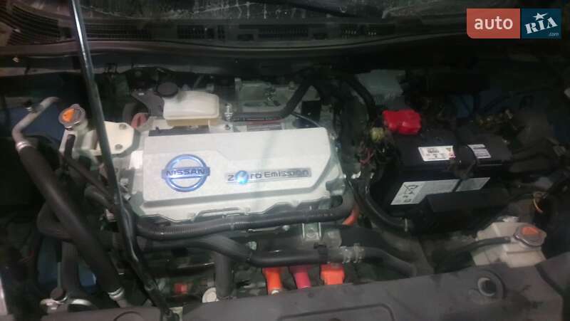 Хэтчбек Nissan Leaf 2011 в Буске