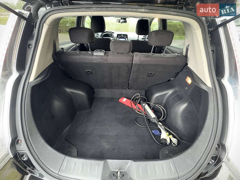 Хэтчбек Nissan Leaf 2014 в Стрые