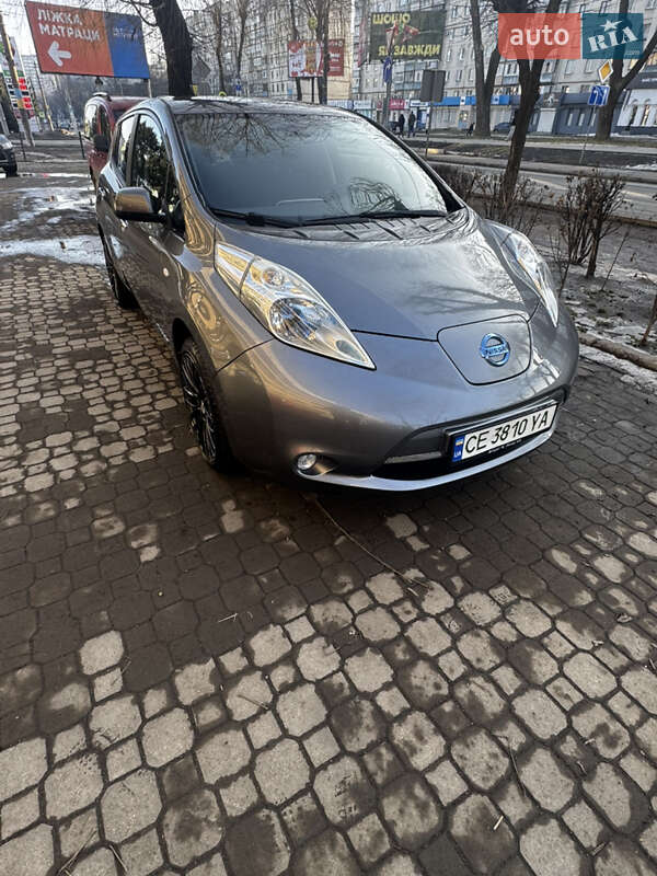 Хэтчбек Nissan Leaf 2013 в Черновцах