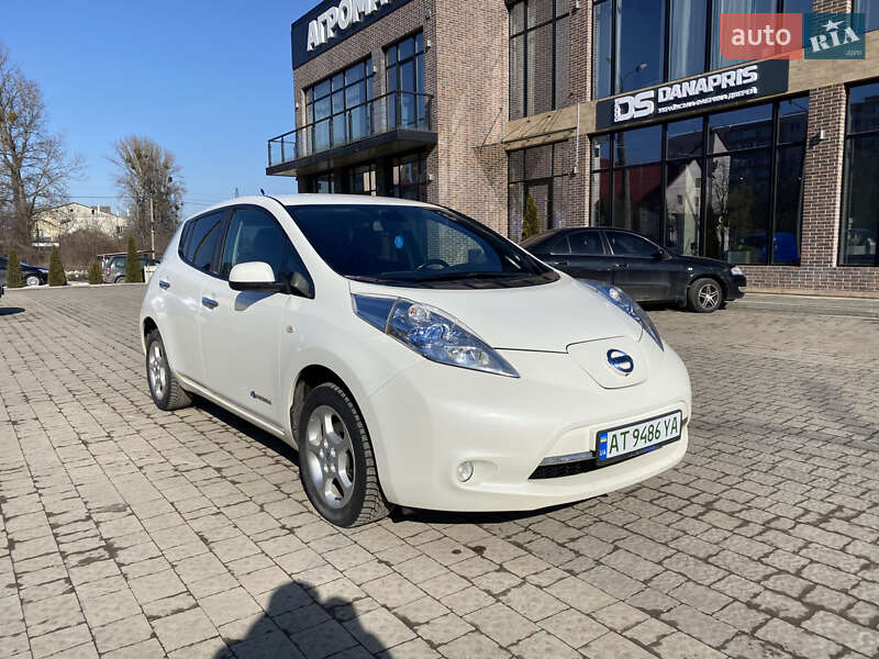 Хэтчбек Nissan Leaf 2013 в Ивано-Франковске